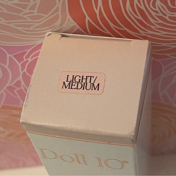 Doll 10 Hydralux Smoothing Fair Foundation Light Medium - Picture 7 of 7